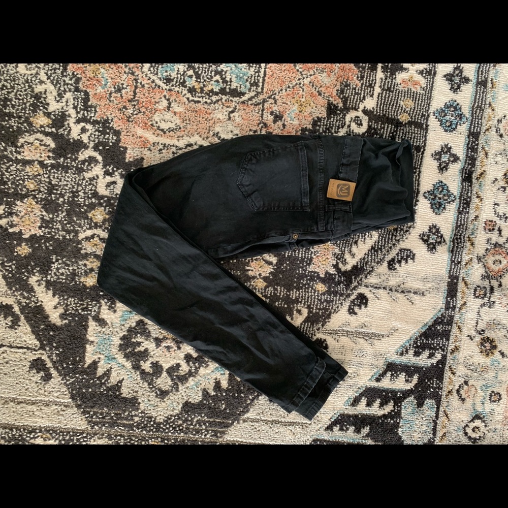 NEVER WORN: FULL PANEL MATERNITY JEANS